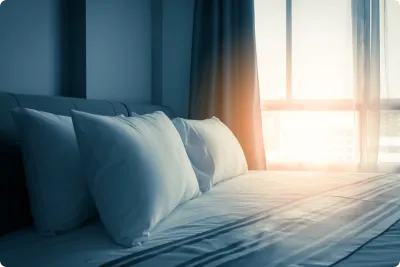 Cooling sheets on a bed