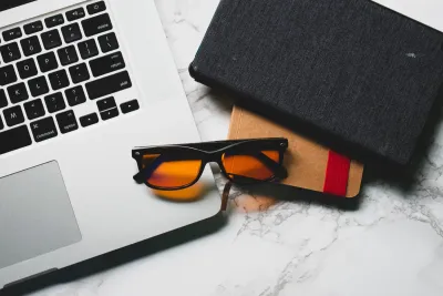 Blue light blocking glasses